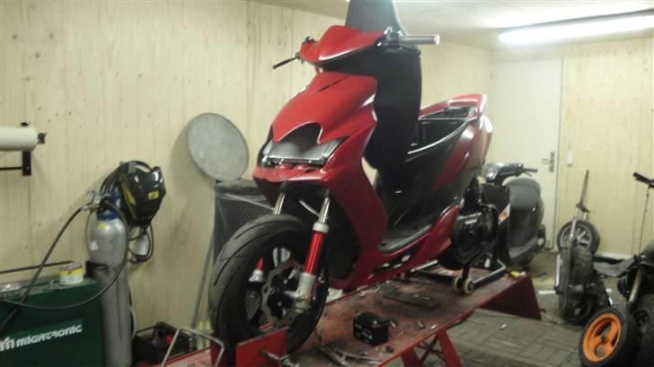 Yamaha jog R Lc 7T billede 5