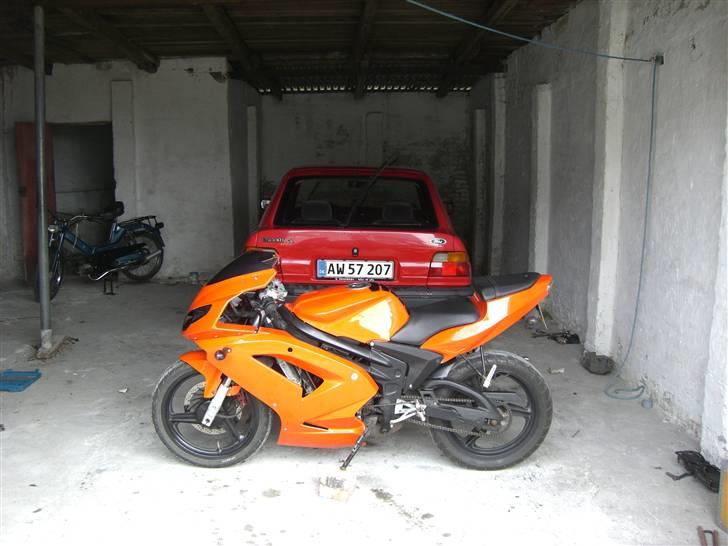 Rieju RS2 Matrix - Her ses lidt af farveskiftet :) billede 2