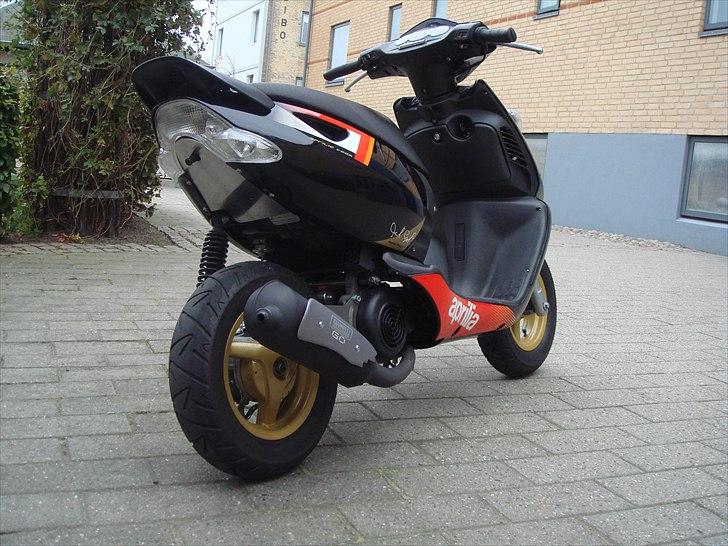 Aprilia sonic GP jubilærums model billede 10