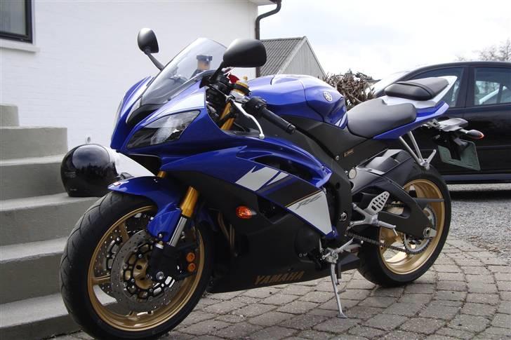 Yamaha Jog SpaceR6 solgt - samme farvevalg som på min mc, der kommer også hvide staferinger på joggen billede 8