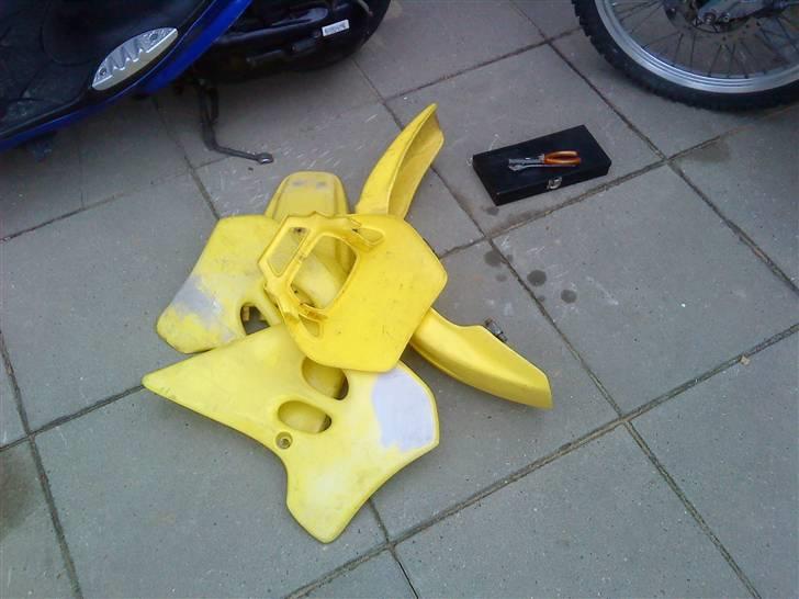 Suzuki RMX LC [Byttet] - Så skulle der slibes, slibes, slibes og så males :D billede 15