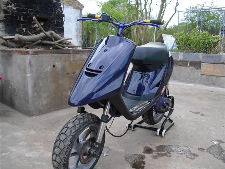 Yamaha Jog/SR50 solgt i dele billede 2