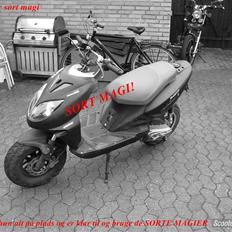 Keeway F-ACT (SORT MAGI)