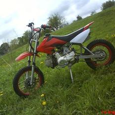 MiniBike kina model Solgt-1000 kr