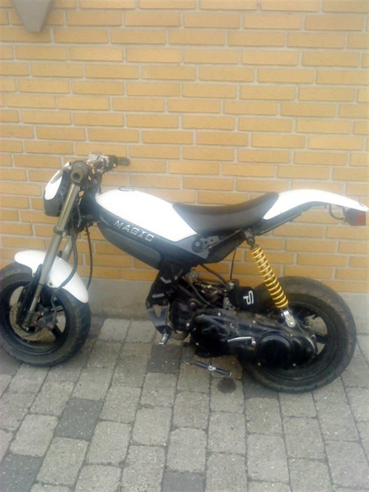 Suzuki Street Magic SOLGT billede 1