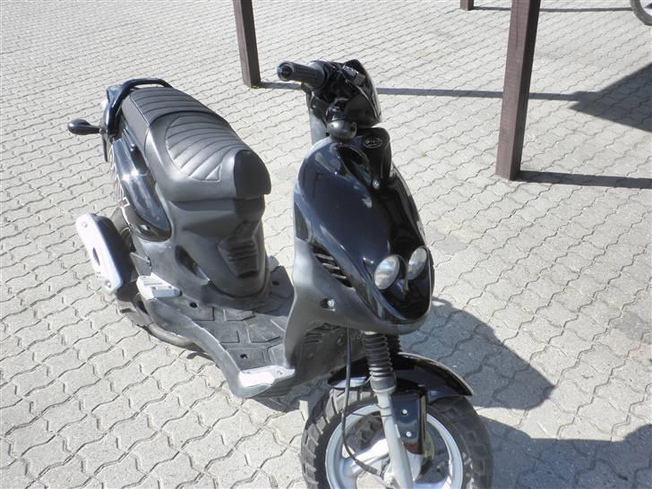 PGO PMX SPORT STJÅLET! SAVNET !!!! )': - som den står lige nu. der bangler ik så meget nu:) billede 13