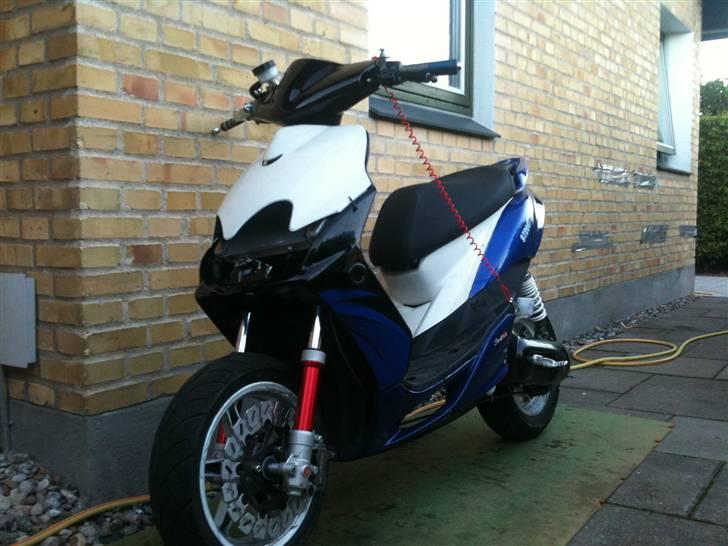 Yamaha Jog RR TS (SOLGT) billede 7