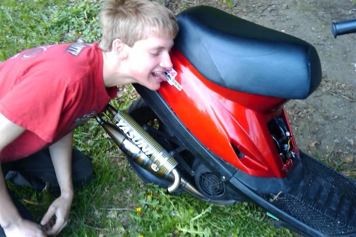 Yamaha jog as ( SOLGT )lille lyn - og hun sage ja skat også fik hun en tungeslasker haha billede 12