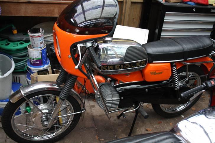 Kreidler Florett RS-L  MC - så er der kommet 5 indvendige gear, stor pinbolt og styrtbøjle.. billede 17