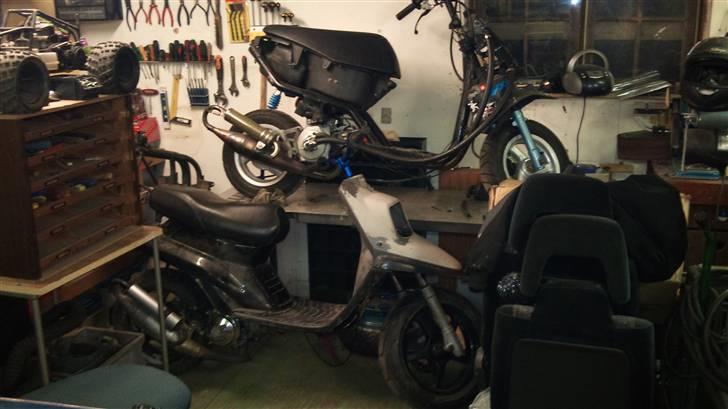 Yamaha booster lc dd byttet - ja der står de 2 vild dyr hehe :P billede 6