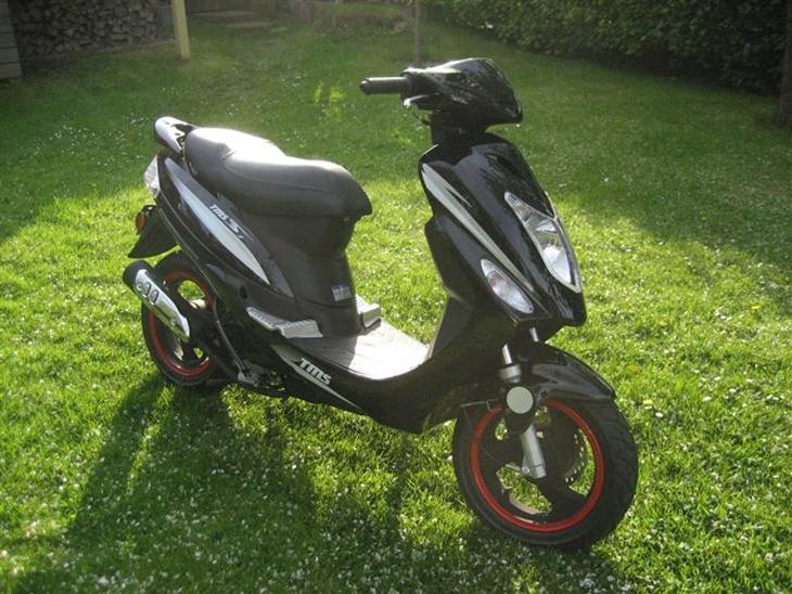 {{currentPhoto.altText}} billede {{currentPhoto.number}}