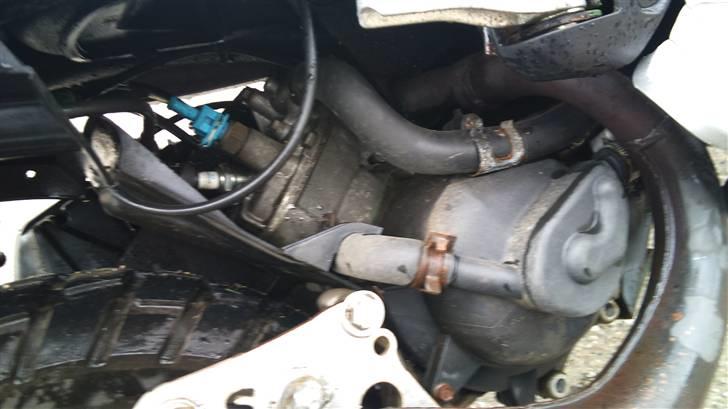 Peugeot Speed'Fight 2 LC DD - Motor, lodret :)  billede 4