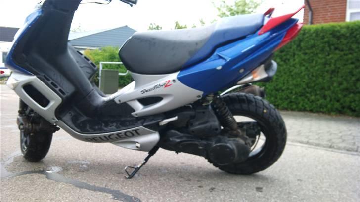 Peugeot Speed'Fight 2 LC DD - Skjoldene er lidt ridset :S  billede 5