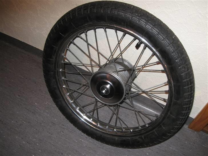 Puch vz50 - forhjulet er klart, bedre bliver det sgu ik billede 8