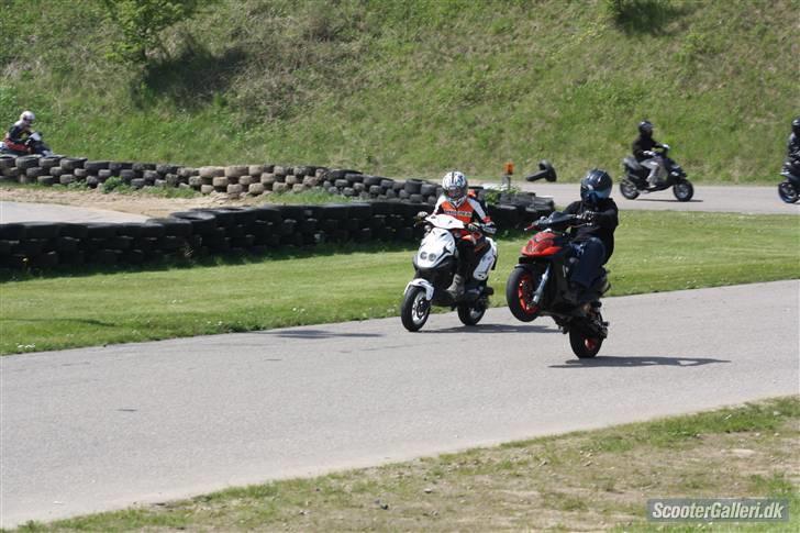 Yamaha Jog RR TIL SALG  billede 3