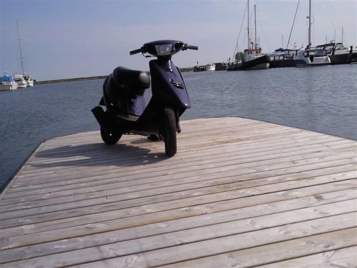 Yamaha jog as Under Kniven! billede 3