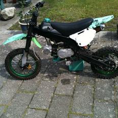 Adly dirt-bike 