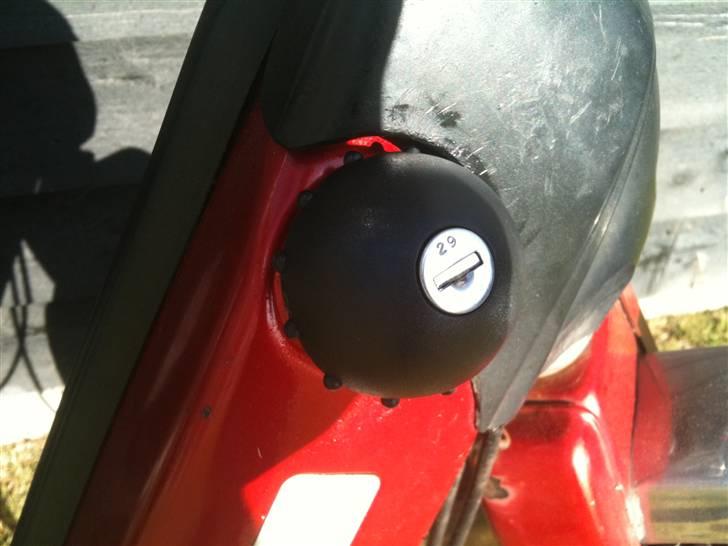 Vespa Ciao - Mit nye tankdæksel, har lige købt det :D billede 6