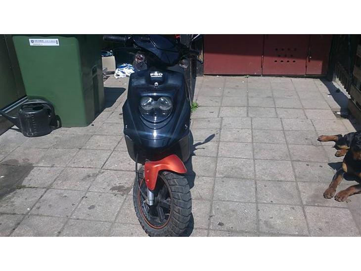 {{currentPhoto.altText}} billede {{currentPhoto.number}}