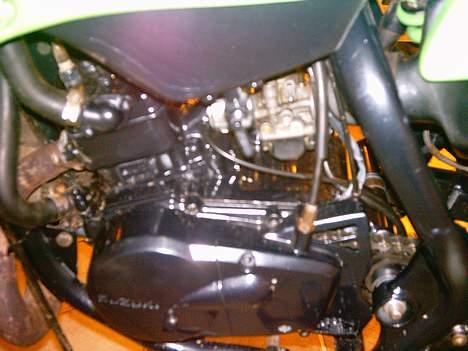 Suzuki RMX (Solgt for 13700kr) - Dejlig nymalet motor billede 10