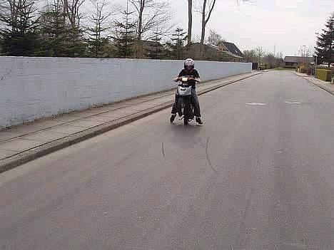 Yamaha jog-as.blevet nagget - alle billeder er lånt af den tidligere ejer billede 2