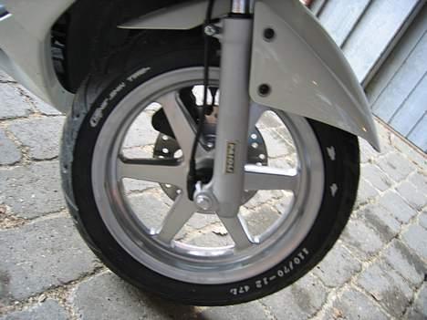 Yamaha Jog R TIL S4LG - Dækskrift billede 9