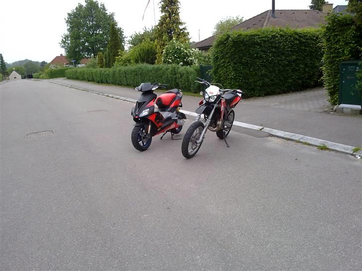 Aprilia SX 50 byttet til jog r - 2 af mine 3 scooter har også en sonic :) billede 8