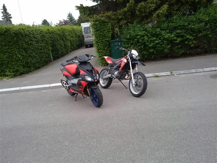 Aprilia SX 50 byttet til jog r - 2 af mine 3 scooter har også en ts sonic :) billede 9