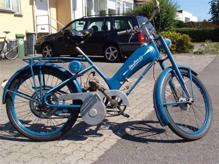 Veteraner skylon 55 dame model - skylon lavede en model "fladtanker" som var en herre model, denne her er som i kan se en dame model som der ikke findes ret mange af, maskinen kører aldeles glimrende længre nede ses en skylon fladtank billede 2