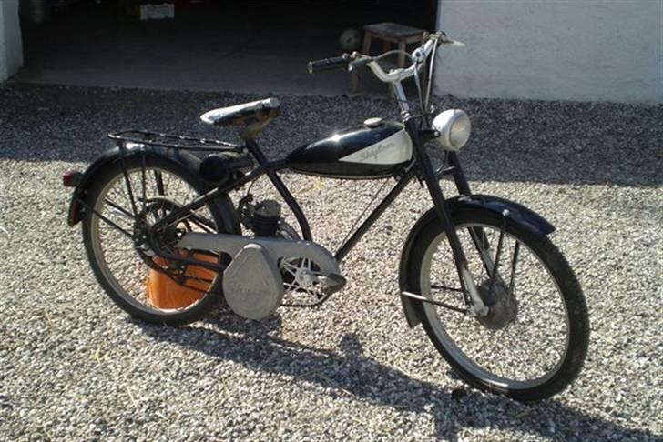 Veteraner skylon 55 dame model - efteråret 2010 endelig er min skylon model 56 kommet hjem, den er meget flottere end billedet viser, den mangler bare en ny saddel billede 5