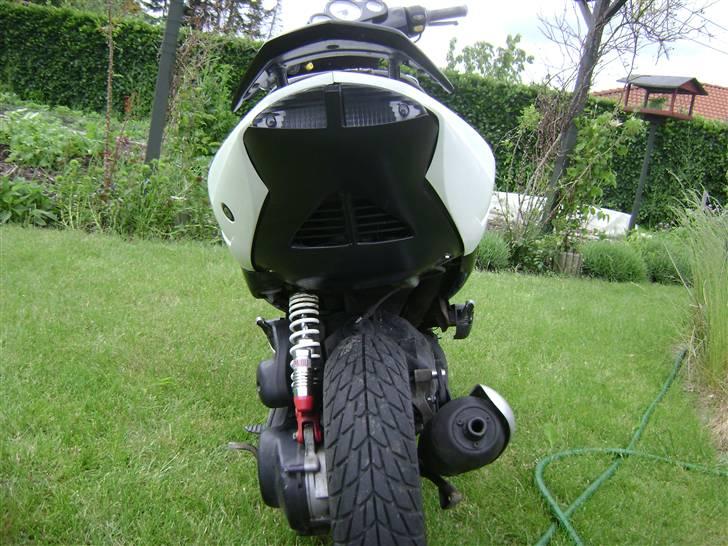Peugeot Speedfight 2 "(SOLGT!)" - Min speedfight bagfra. Billedet er taget hos Ø (:  billede 5