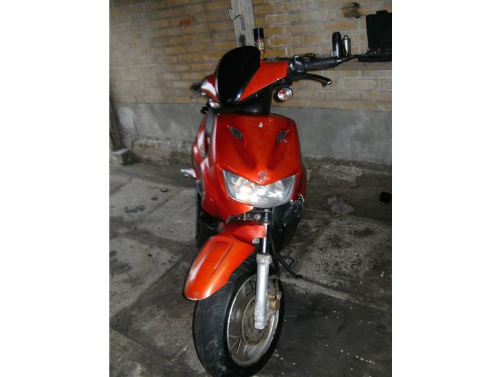 {{currentPhoto.altText}} billede {{currentPhoto.number}}