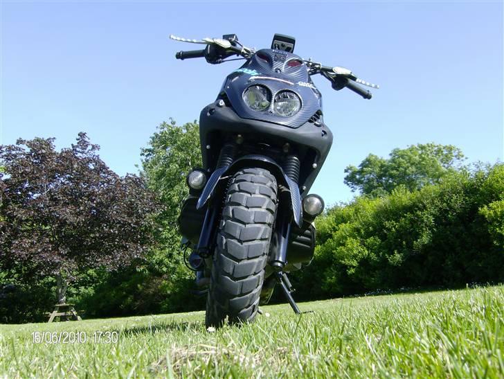 PGO PMX NAKED CARBON SOLGT billede 8