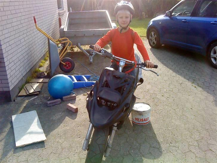 Yamaha Bws Evo2 LC (solgt i dele - lillebror der lige skulle sidde på den:D klar til race:D billede 1