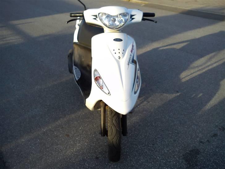 PGO white magic billede 1