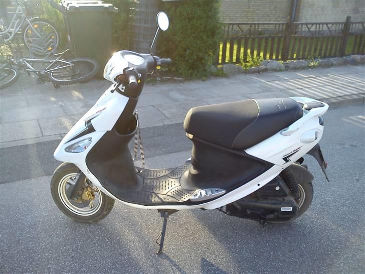 PGO white magic billede 5