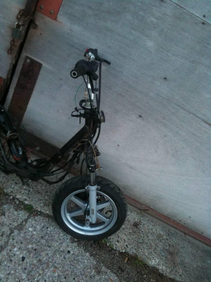 Yamaha jog r solgt billede 13