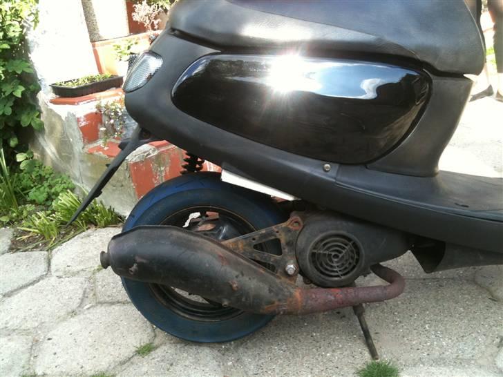 Yamaha Jog Spaceinnovation - Udstødningen. billede 9