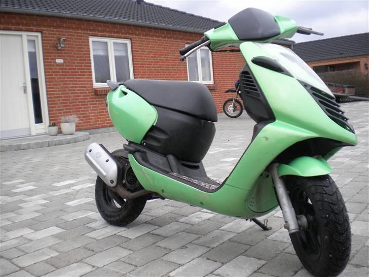 Aprilia sonic Solgt for 6500 - den dag jeg måtte sige farvel til den ! :( billede 2