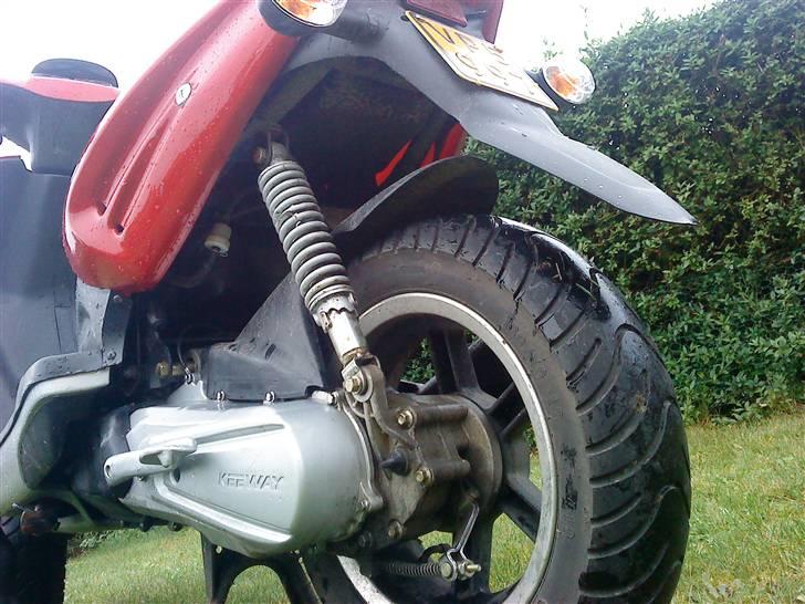 Keeway focus *SOLGT*//*KØBT IGEN*// - nu ka i se der er kickstarter på men har den normalt aldrig på da folk har det med at lege med den -_-´ billede 2