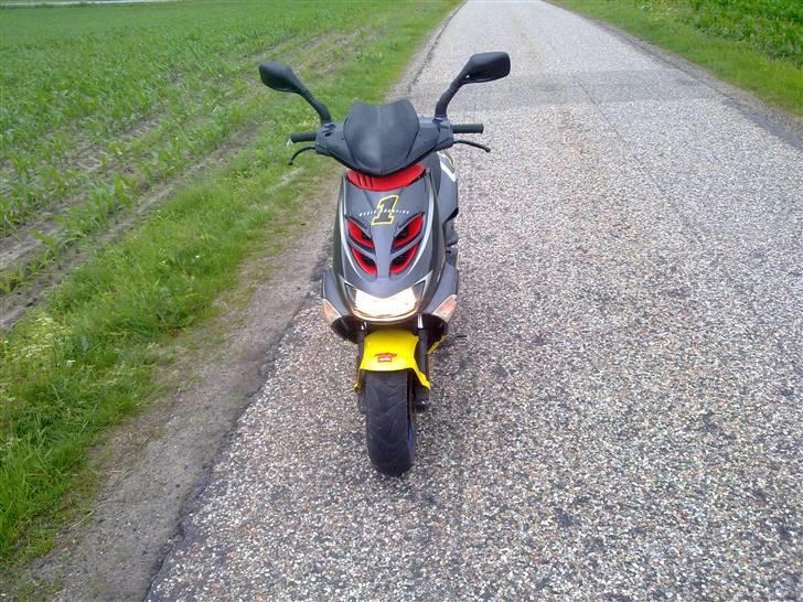 Aprilia sr 50 replica billede 1