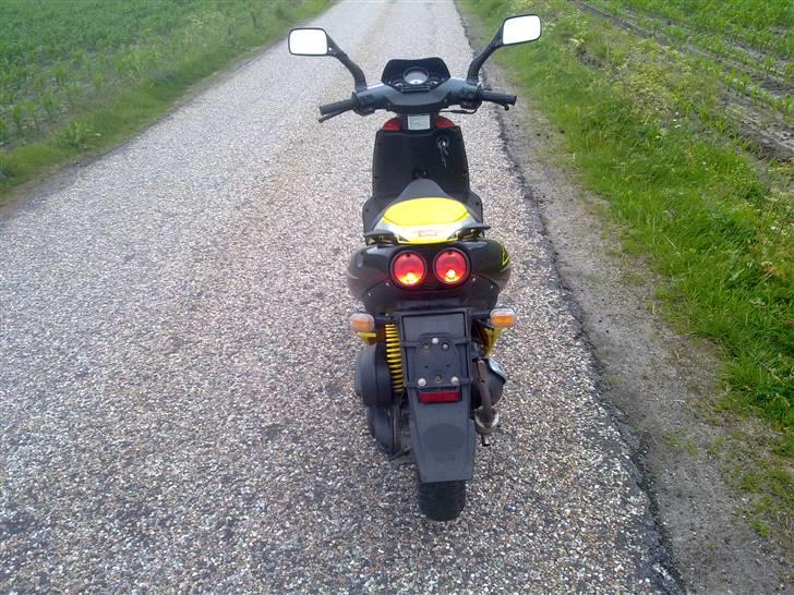 Aprilia sr 50 replica billede 3
