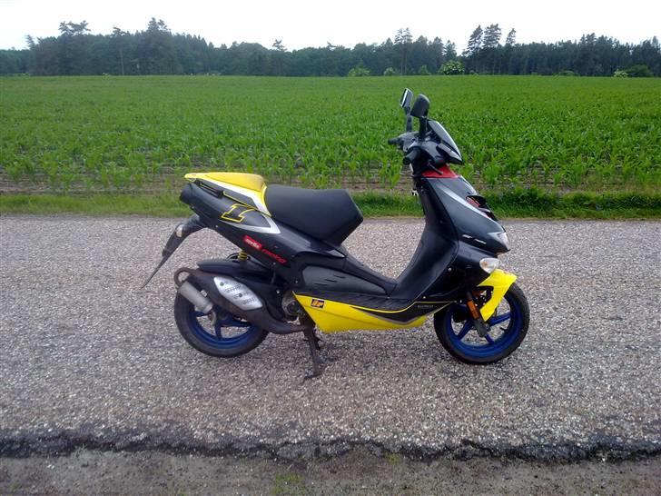 Aprilia sr 50 replica billede 4