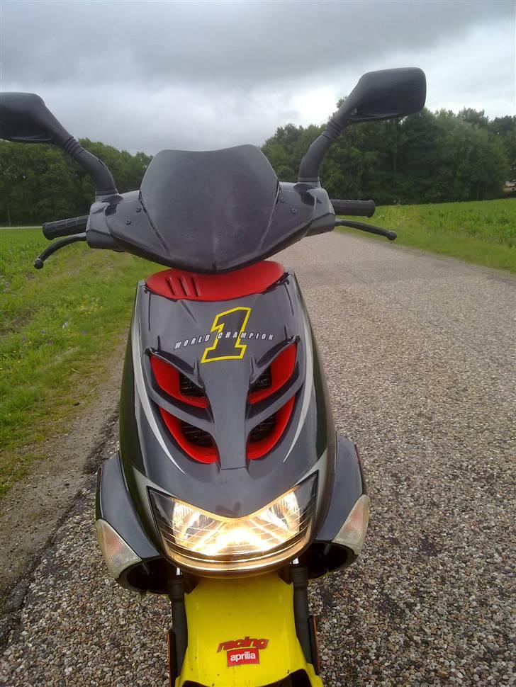 Aprilia sr 50 replica billede 7