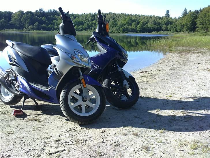 Yamaha Aerox. - Sammen med min fætters Jog R :) billede 9