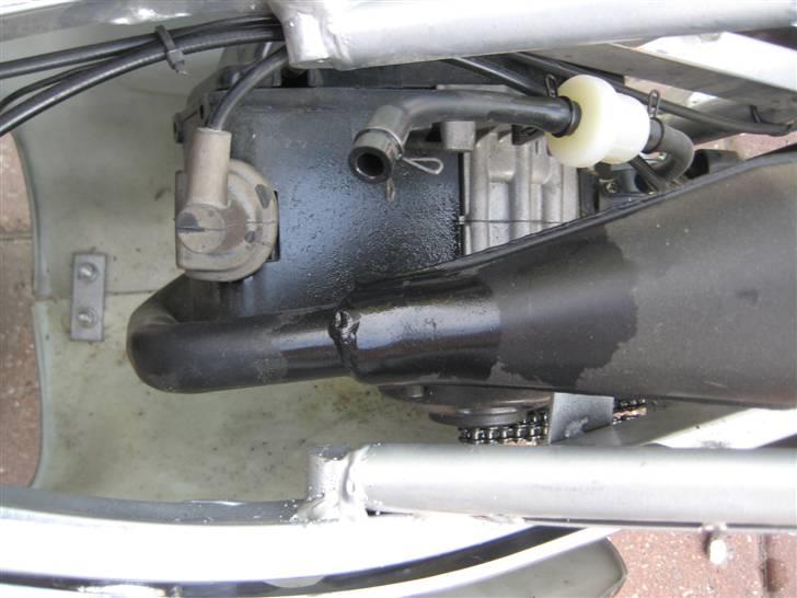 MiniBike Pocketbike solgt... - dette billede er taget fra oven, motoren vender bare sådan billede 2