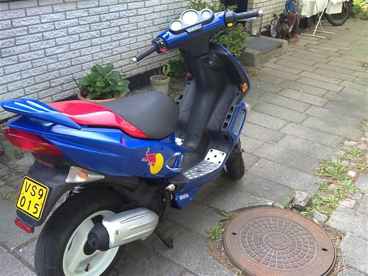 Peugeot Speedfight  2 RC RedBull billede 3