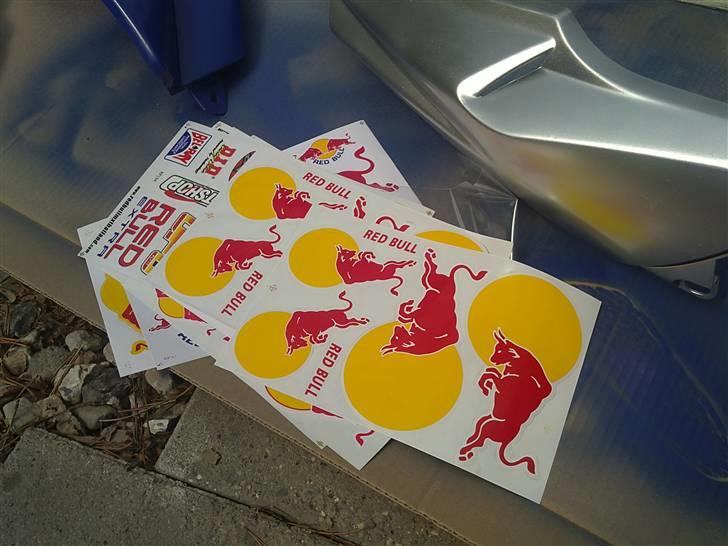 Peugeot Speedfight  2 RC RedBull - har i alt 12 ark med RedBull klistermærker! billede 13
