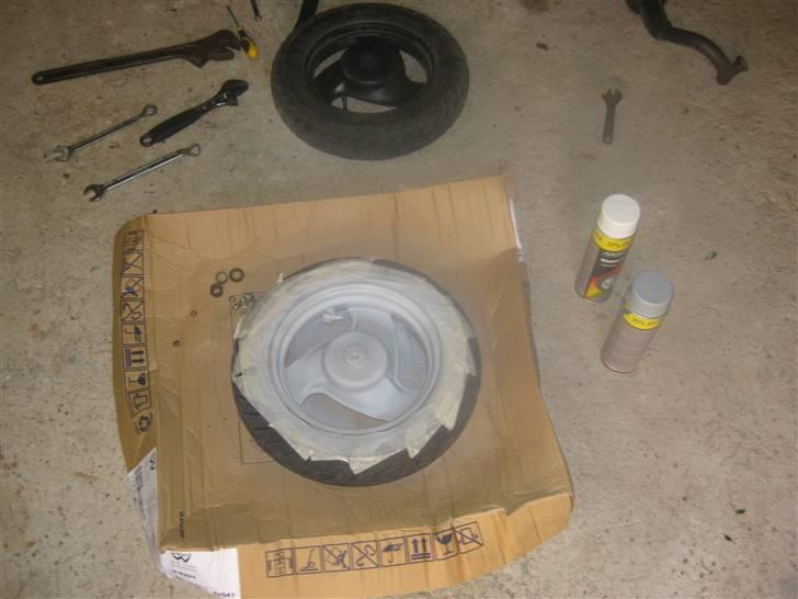 Yamaha Jog Space (SNART KØREKLAR) - Her har "forfælgen" fået en lys grå grunder.. billede 2