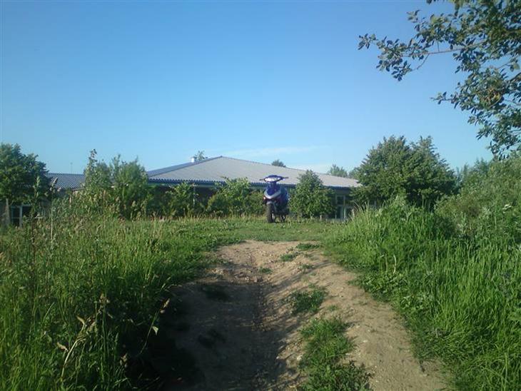 {{currentPhoto.altText}} billede {{currentPhoto.number}}